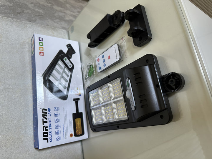 LÁMPARA CON SENSOR SOLAR LT-6120